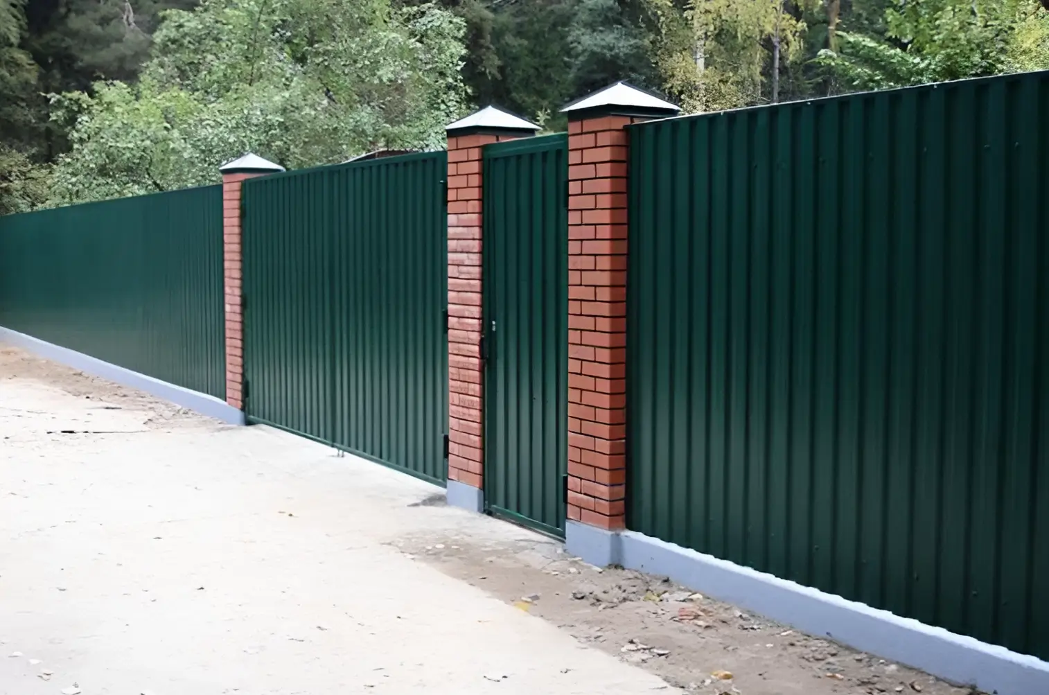 Заборы из профлиста