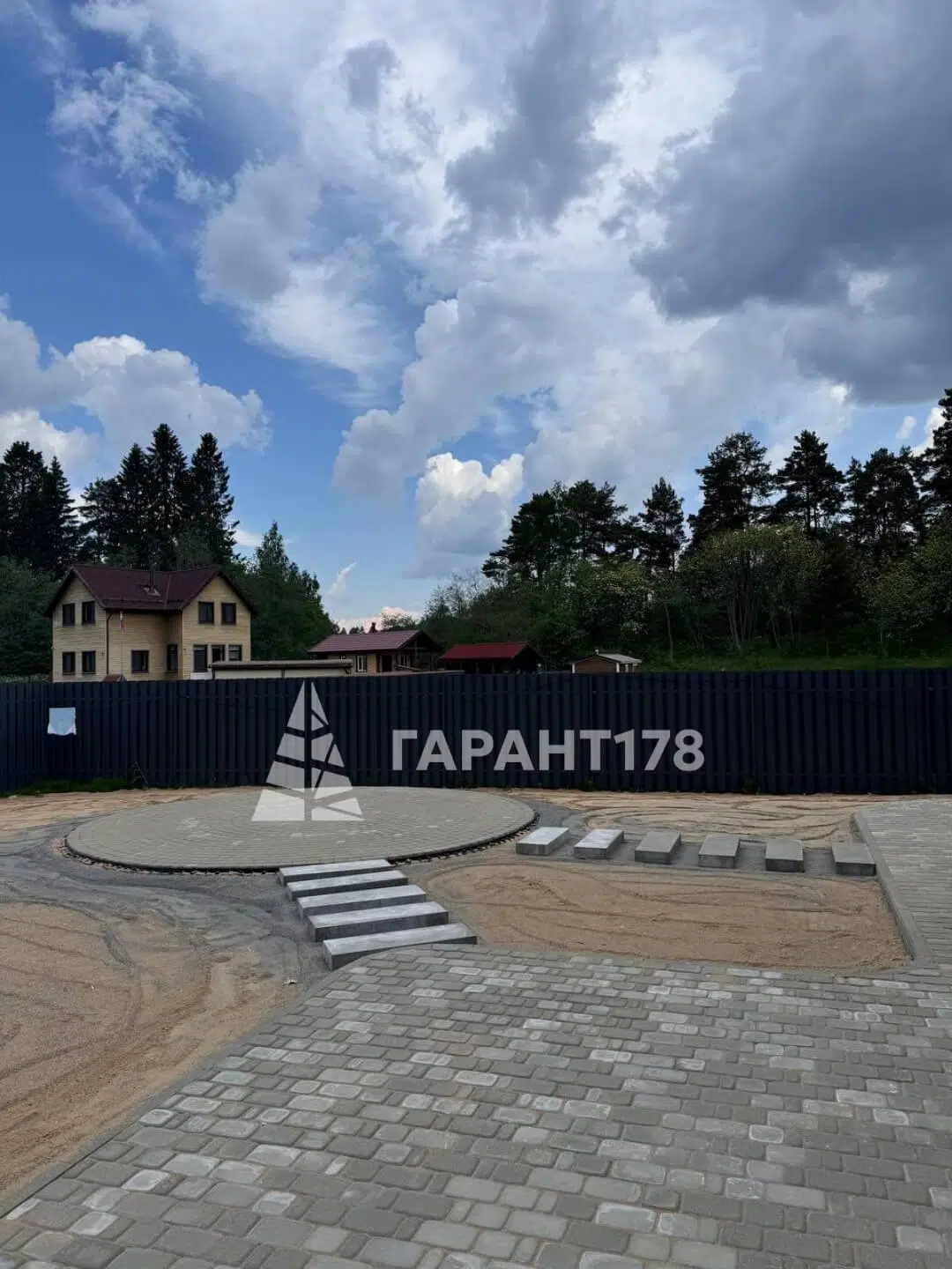пошаговые плиты с укладкой дорожек из тротуарной плитки фото мощения в Карелии