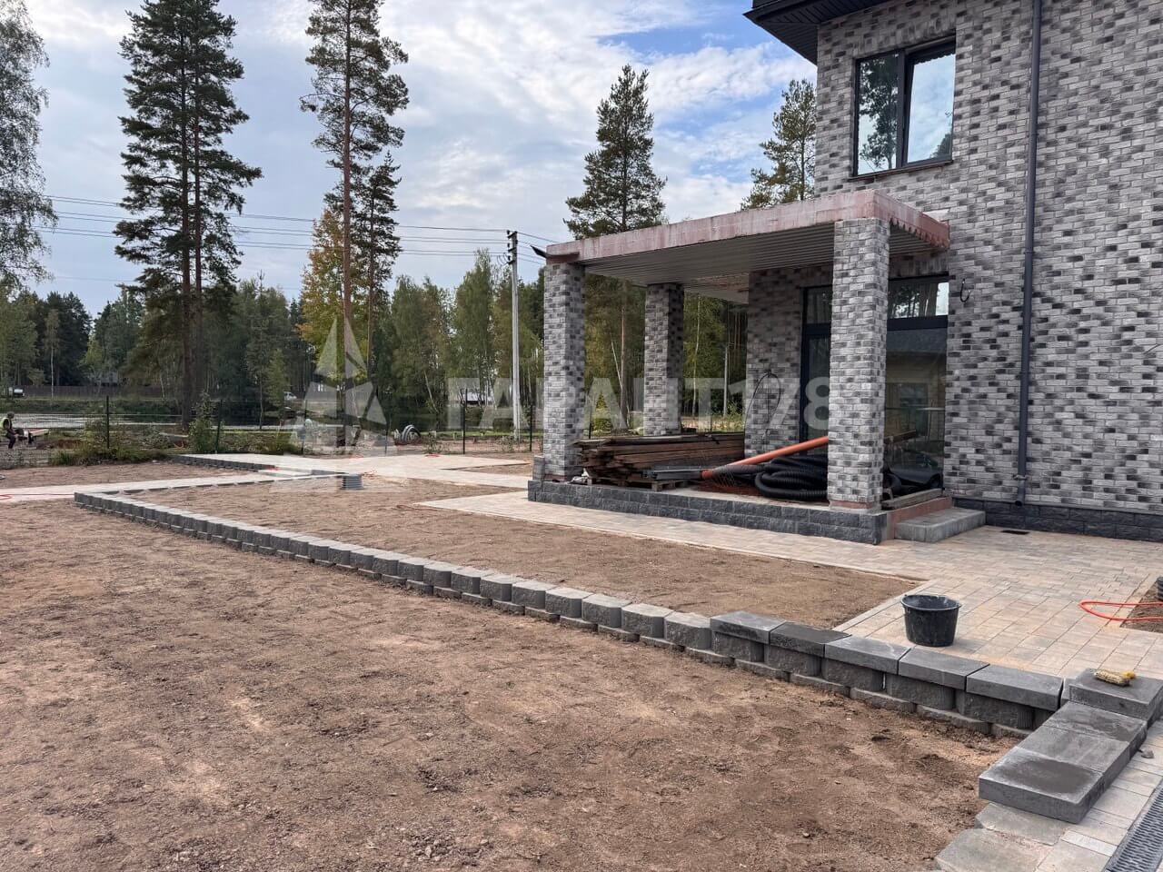 дорожки и отмостка из брусчатки ленобласть фото