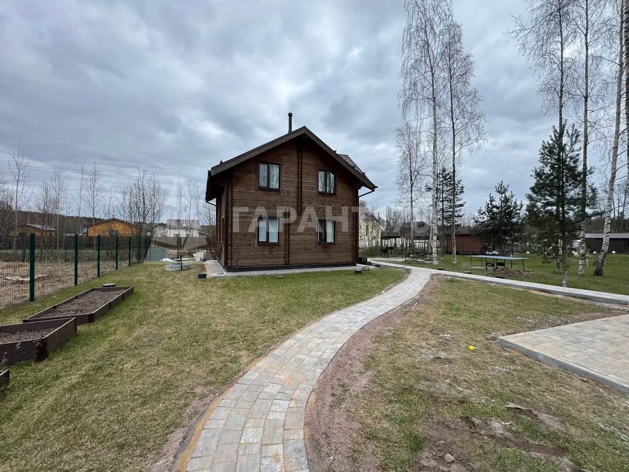 дорожка к дому из тротуарной плитки Эколайф фото
